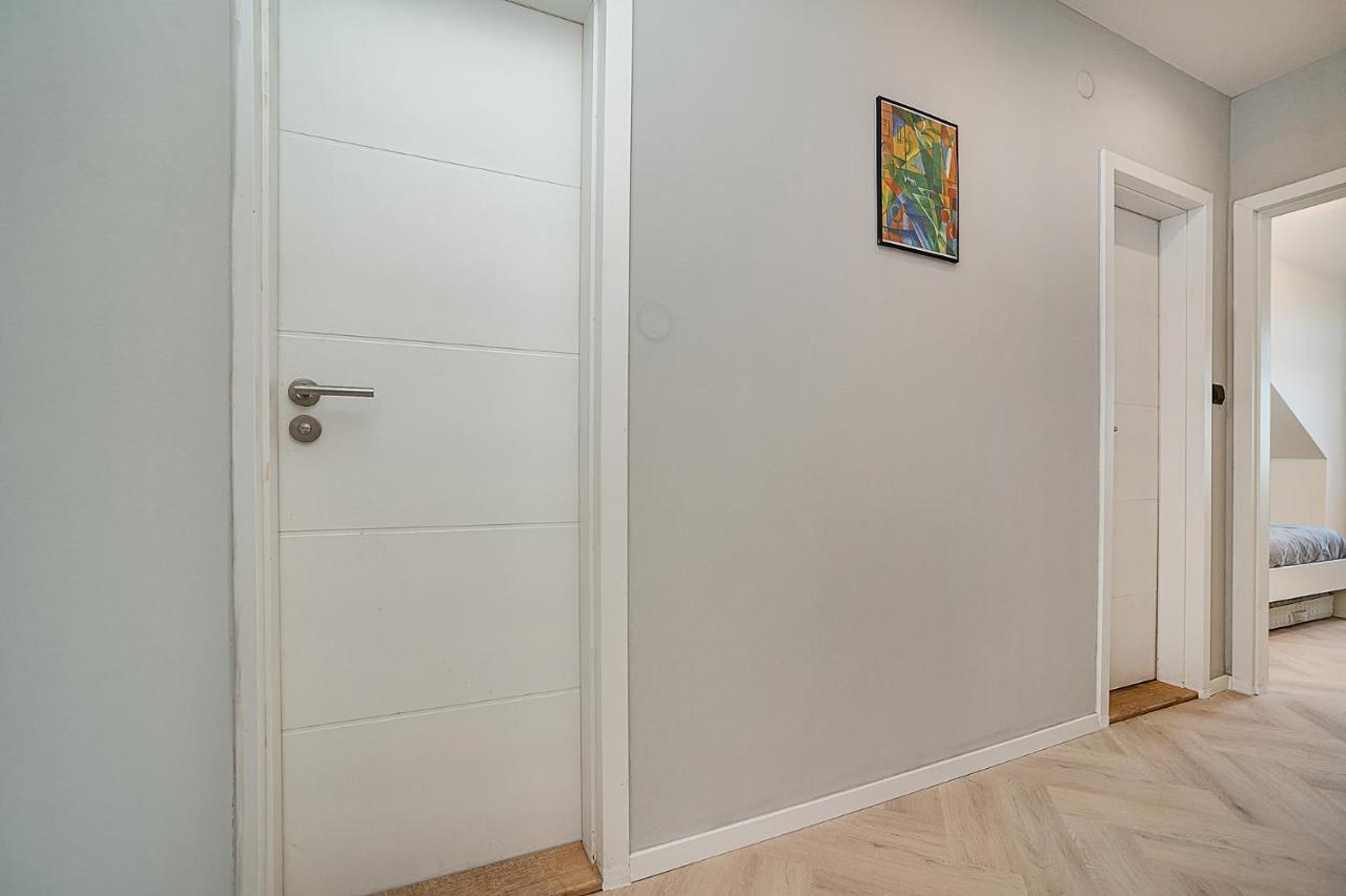 Big 4-Bedroom Flat, Terrace With Great Vitkov View براغ المظهر الخارجي الصورة