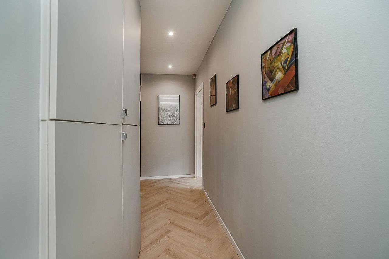 Big 4-Bedroom Flat, Terrace With Great Vitkov View براغ المظهر الخارجي الصورة