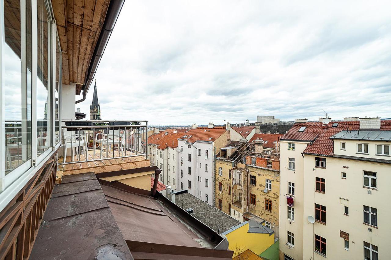 Big 4-Bedroom Flat, Terrace With Great Vitkov View براغ المظهر الخارجي الصورة